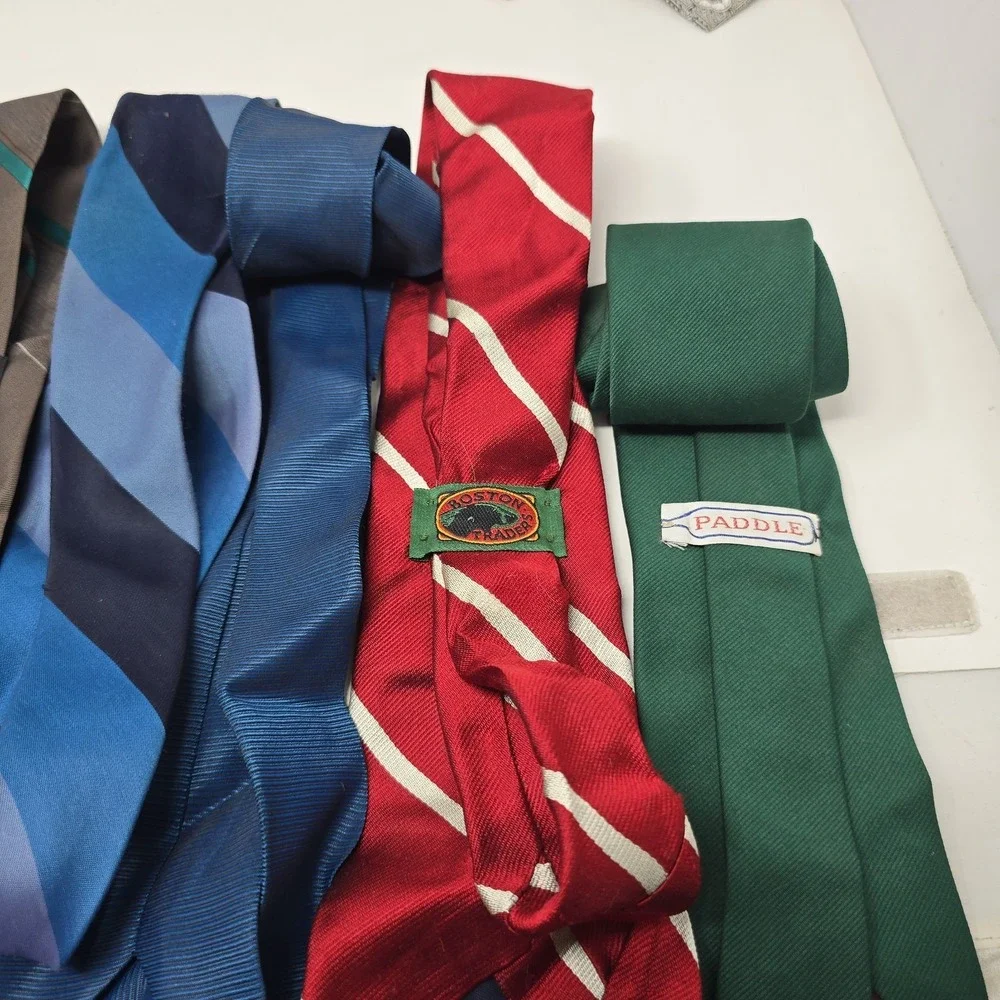 Vintage Neck Ties Lot Of 28 Various Brands Patterns Men's Sears London‎ Fog